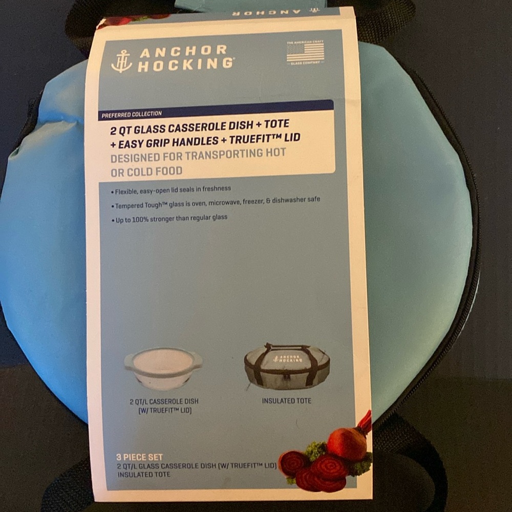 Anchor Hocking 2 Quart Glass Casserole Dish and tote